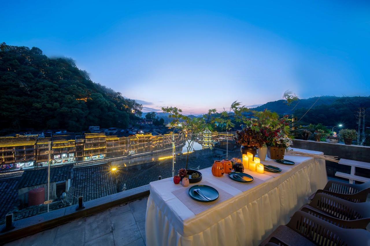 Phoenix Best River View B&B Fenghuang Eksteriør billede