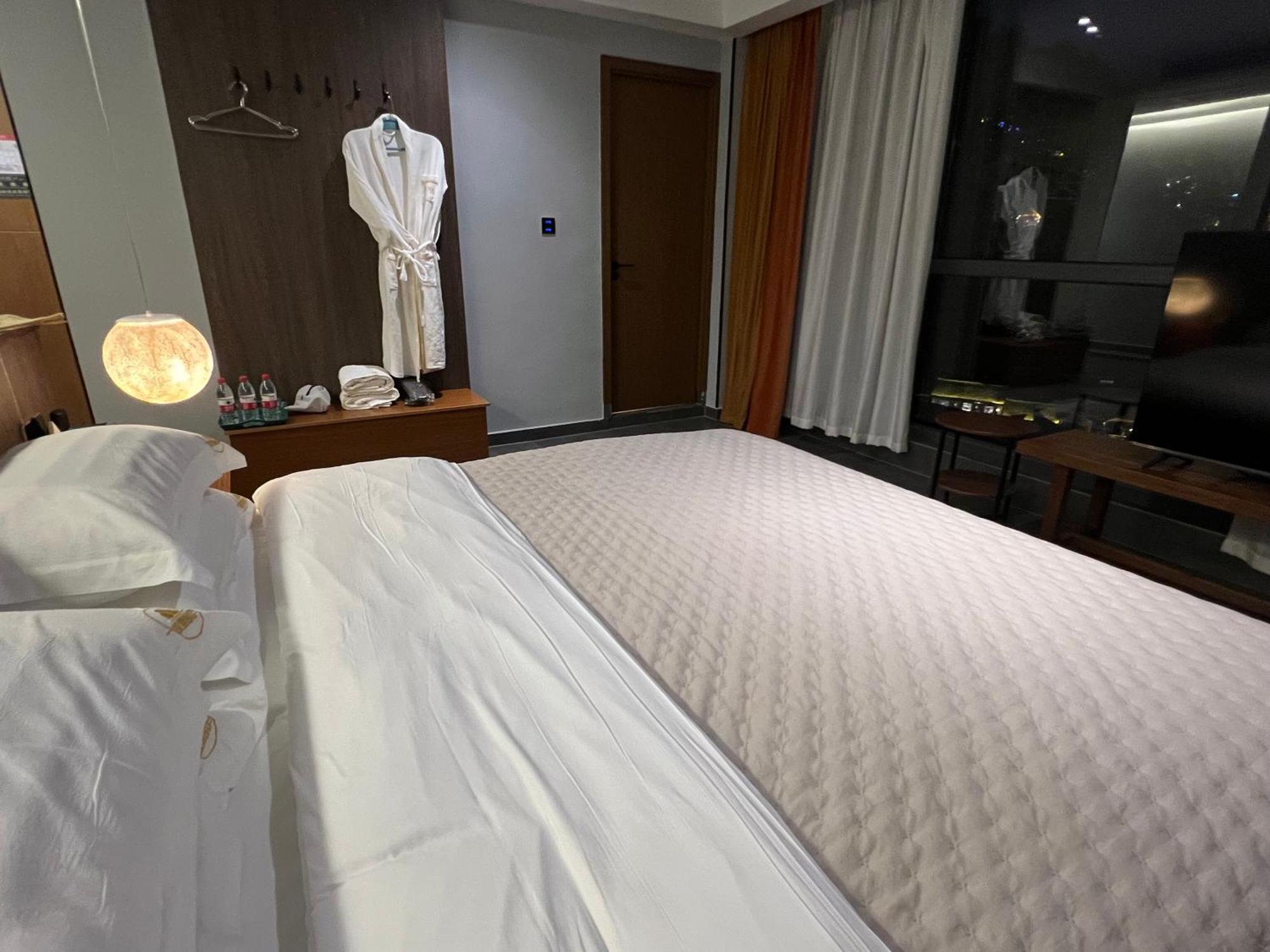 Phoenix Best River View B&B Fenghuang Eksteriør billede