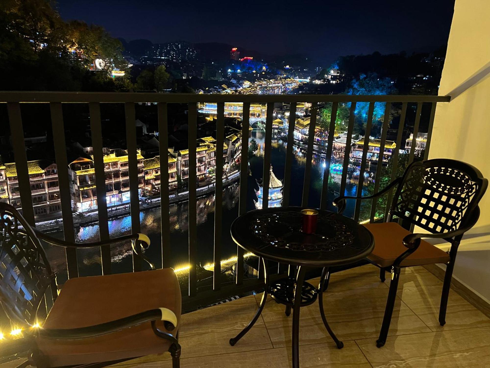 Phoenix Best River View B&B Fenghuang Eksteriør billede