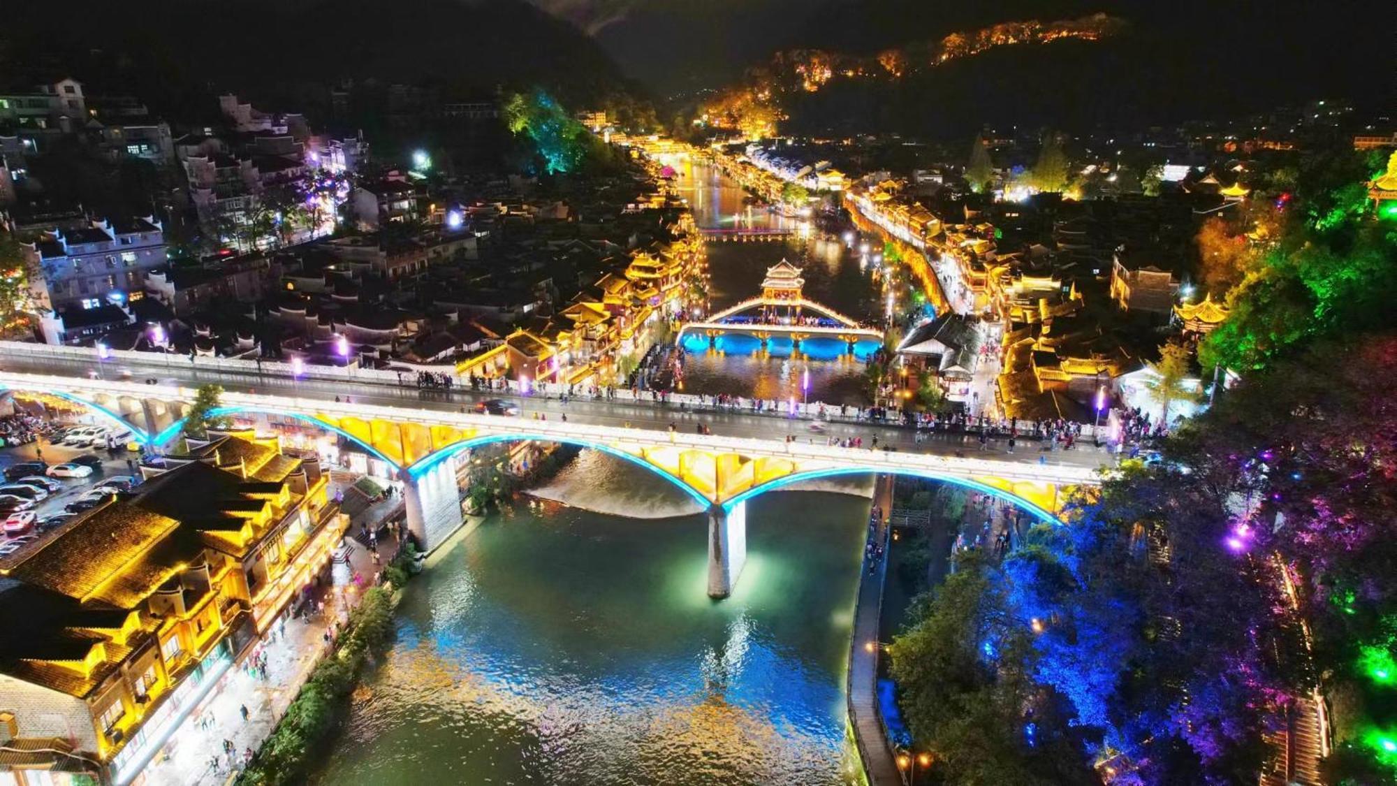 Phoenix Best River View B&B Fenghuang Eksteriør billede