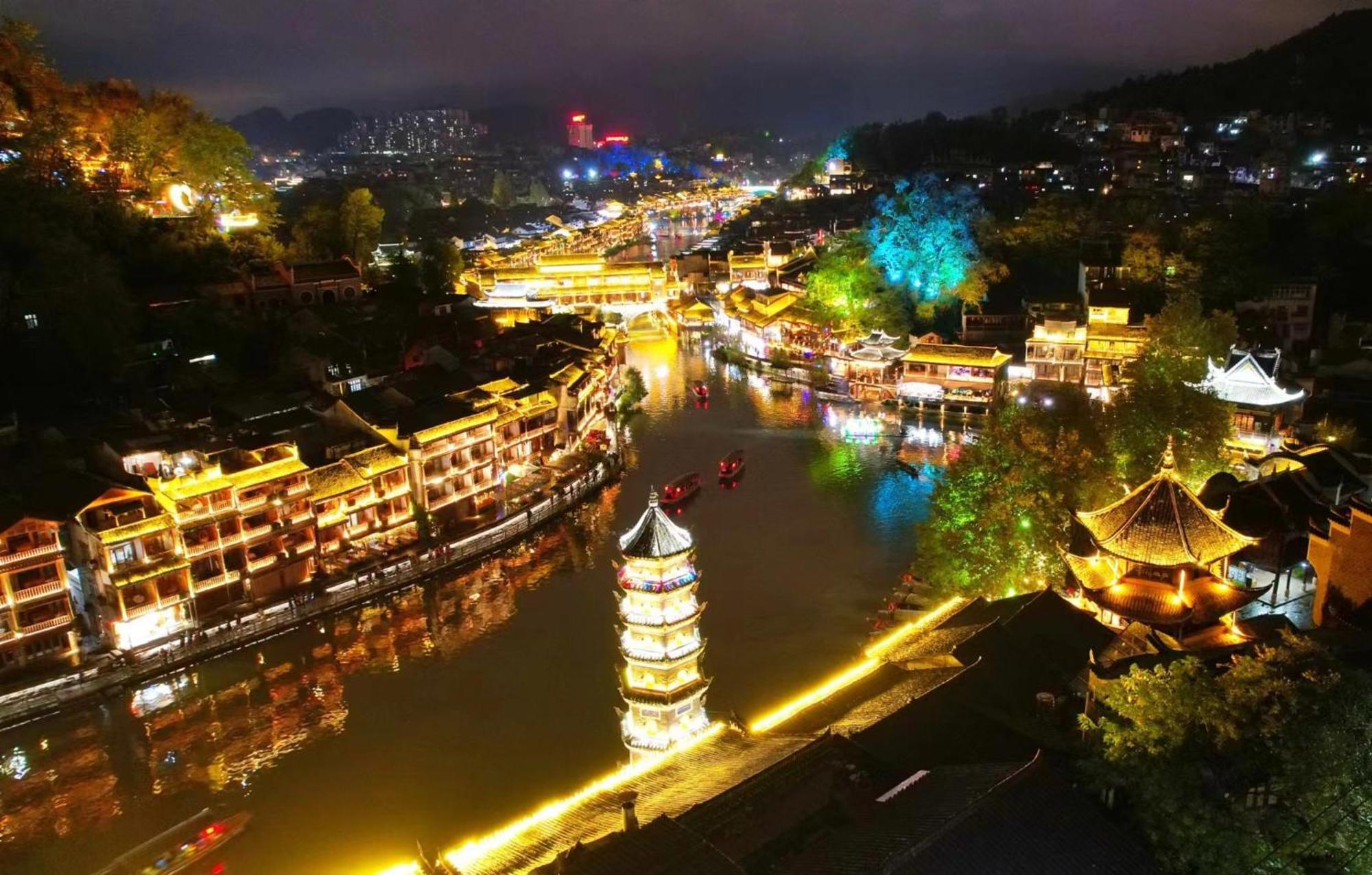 Phoenix Best River View B&B Fenghuang Eksteriør billede
