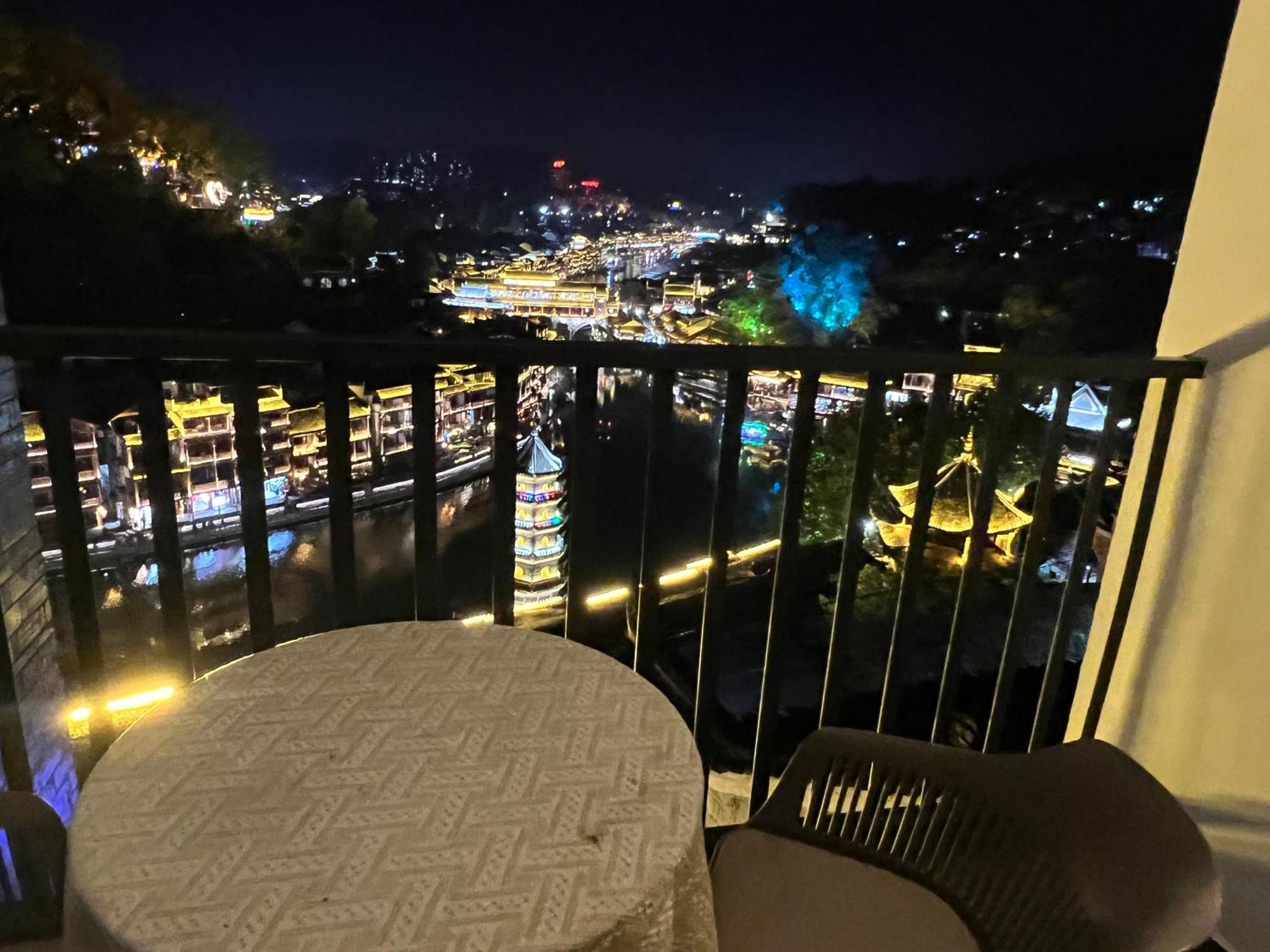 Phoenix Best River View B&B Fenghuang Eksteriør billede